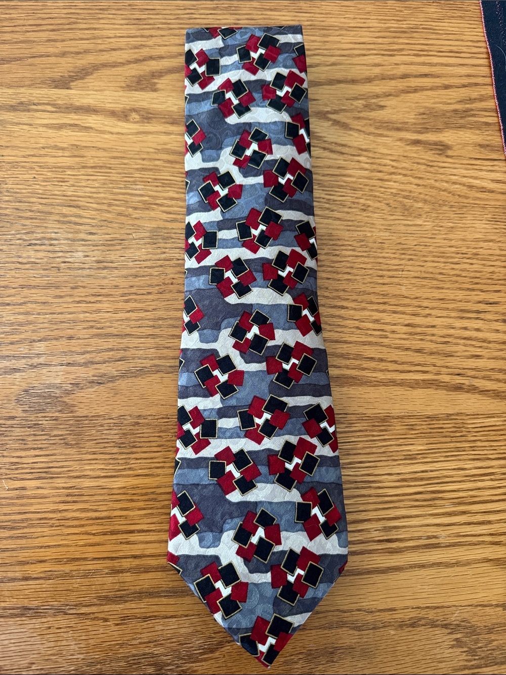 Ziggurat Geometric Pattern Silk Tie in Red, Navy & Gray